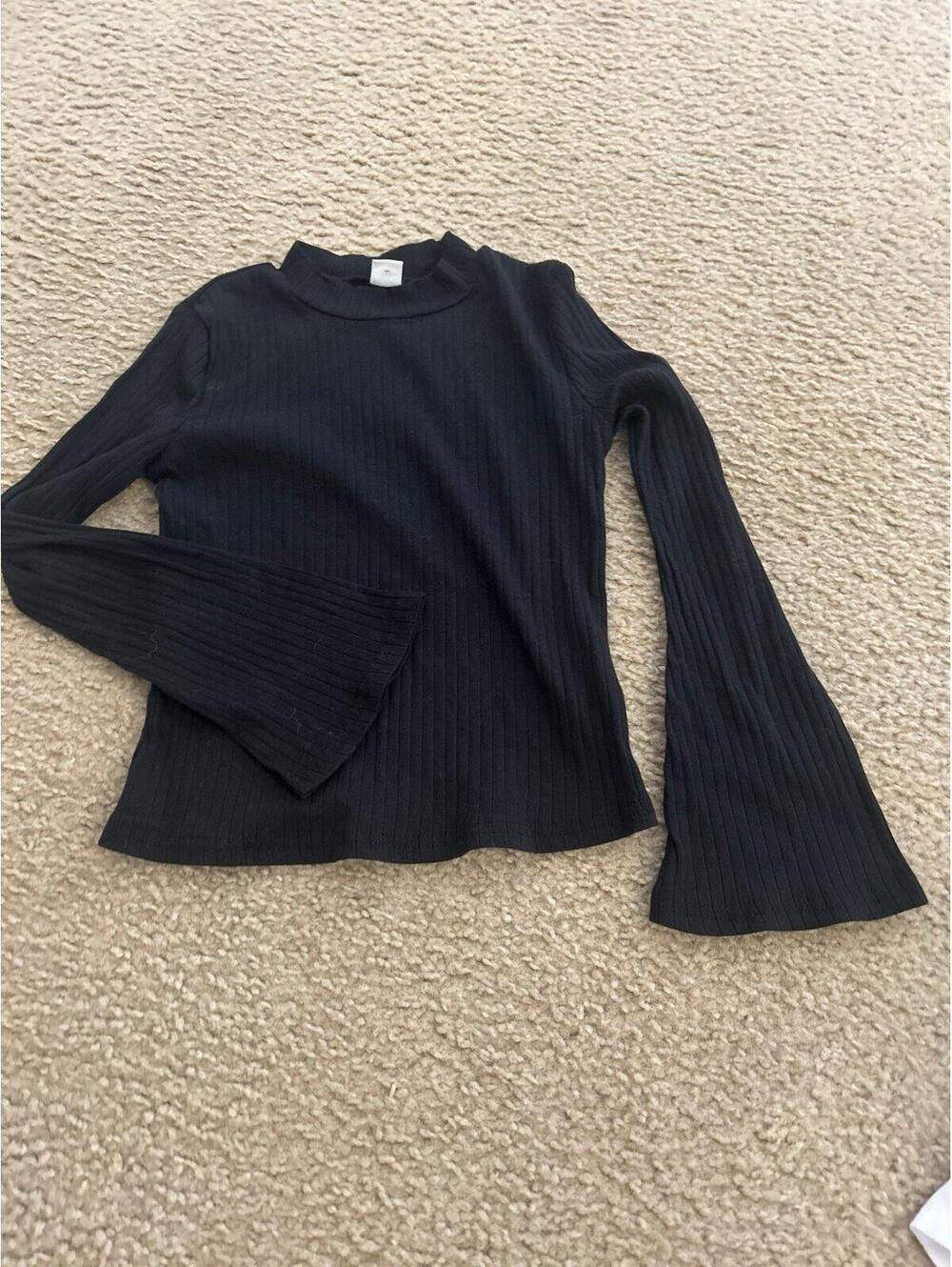 C314 size 10 y top bell sleeve top shirt black